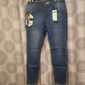 Skinny jeans/wax jeqns